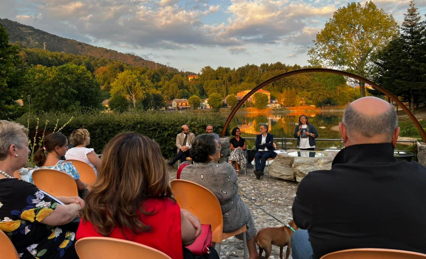 Caffè Letterari: Eppure qualcuno mi doveva ascoltare Presentazione del libro "Eppure qualcuno mi doveva ascoltare"